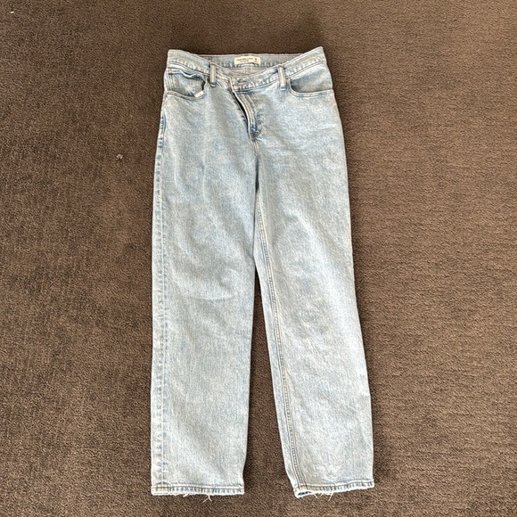 Abercrombie & Fitch Womens 90’s straight jean ultra high rise. Size 6 short. - Picture 7 of 9